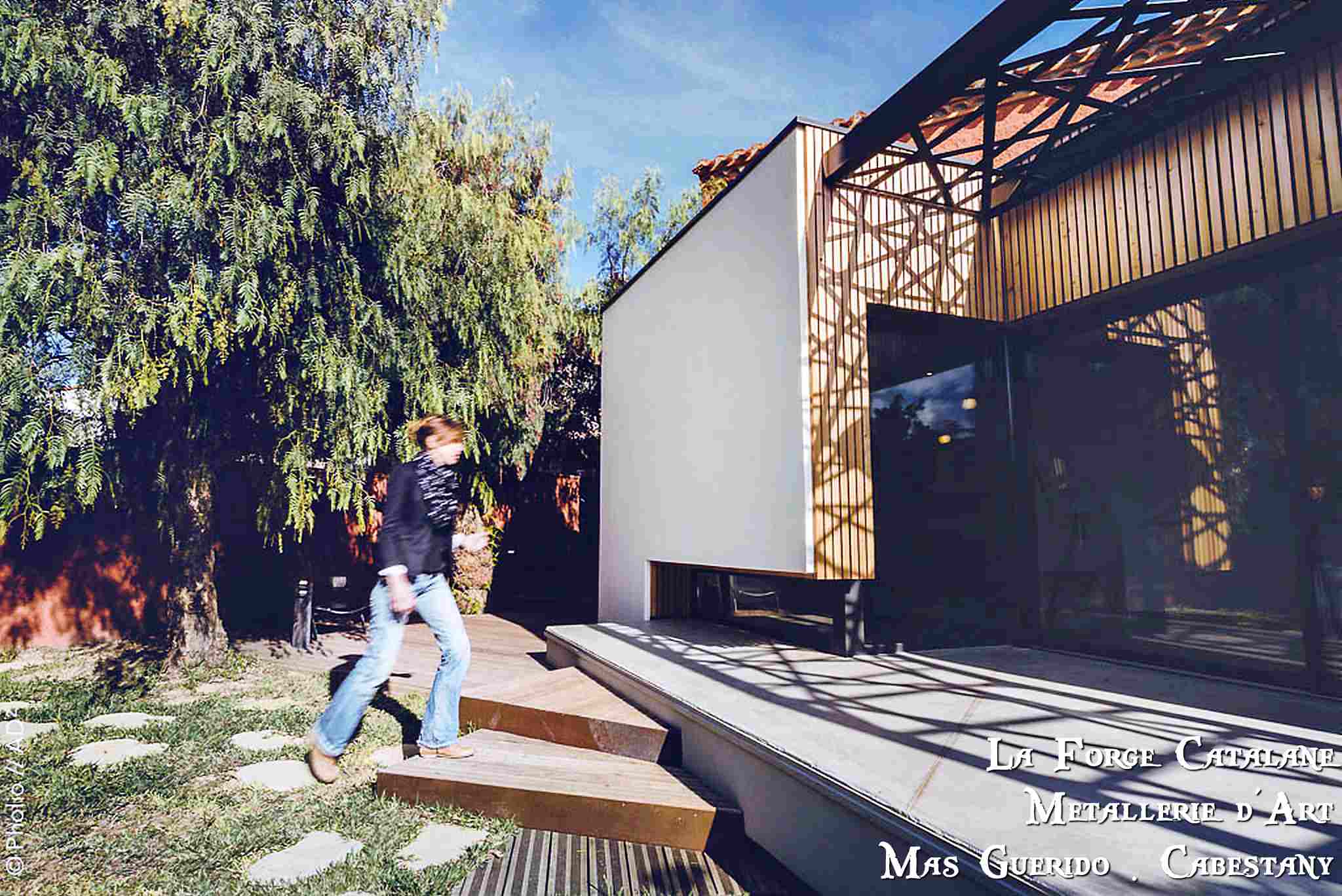 casquette avec decoupe laser escalier forge catalane (4).jpg